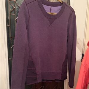 Lululemon eggplant Women's athletic wear. Wonderful condition. M/L